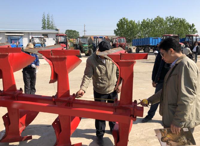 淮海農(nóng)機部門開展農(nóng)機生產(chǎn)作業(yè)檢查.jpg