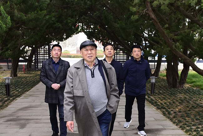 紀(jì)明全來(lái)淮海參觀走訪.jpg